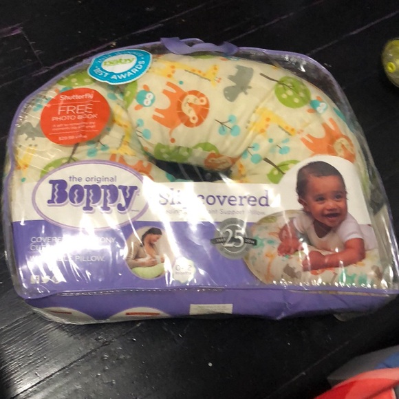 Feeding and Infant Support Pillow. - Picture 2 of 2